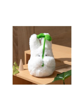 Mi vecino Totoro Nakayoshi Figura de peluche Small Totoro with leaf 19 cm